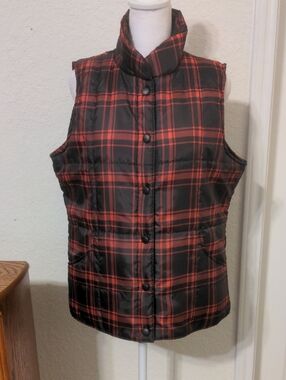 Izod Women's Red & Black Plaid Snap Down Quilted Vest. Size L